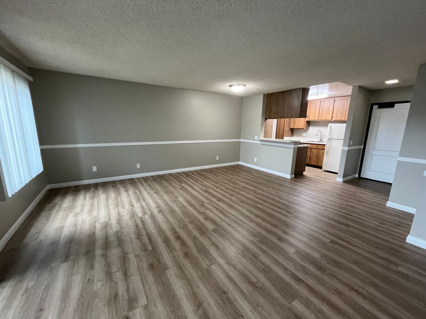 Oxnard Apartment: 1800 Gina Dr.