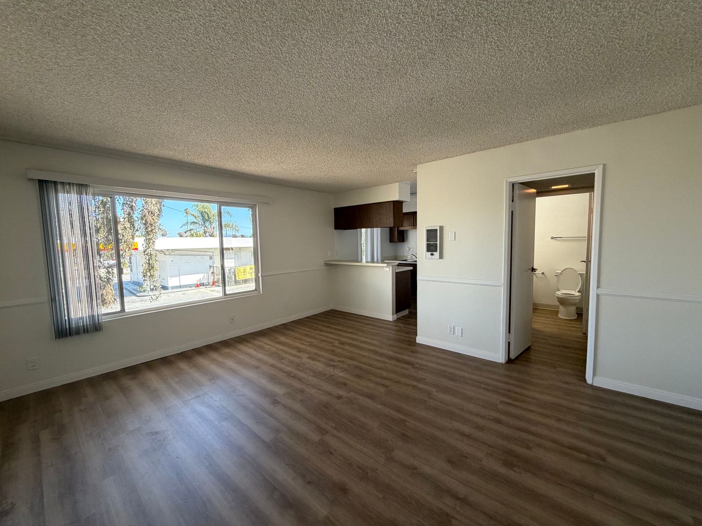 Oxnard Apartment: 1800 Gina Dr.