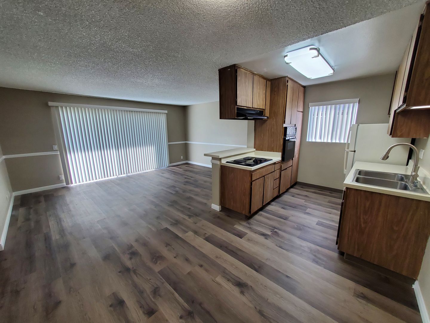 Oxnard Apartment: 1800 Gina Dr.