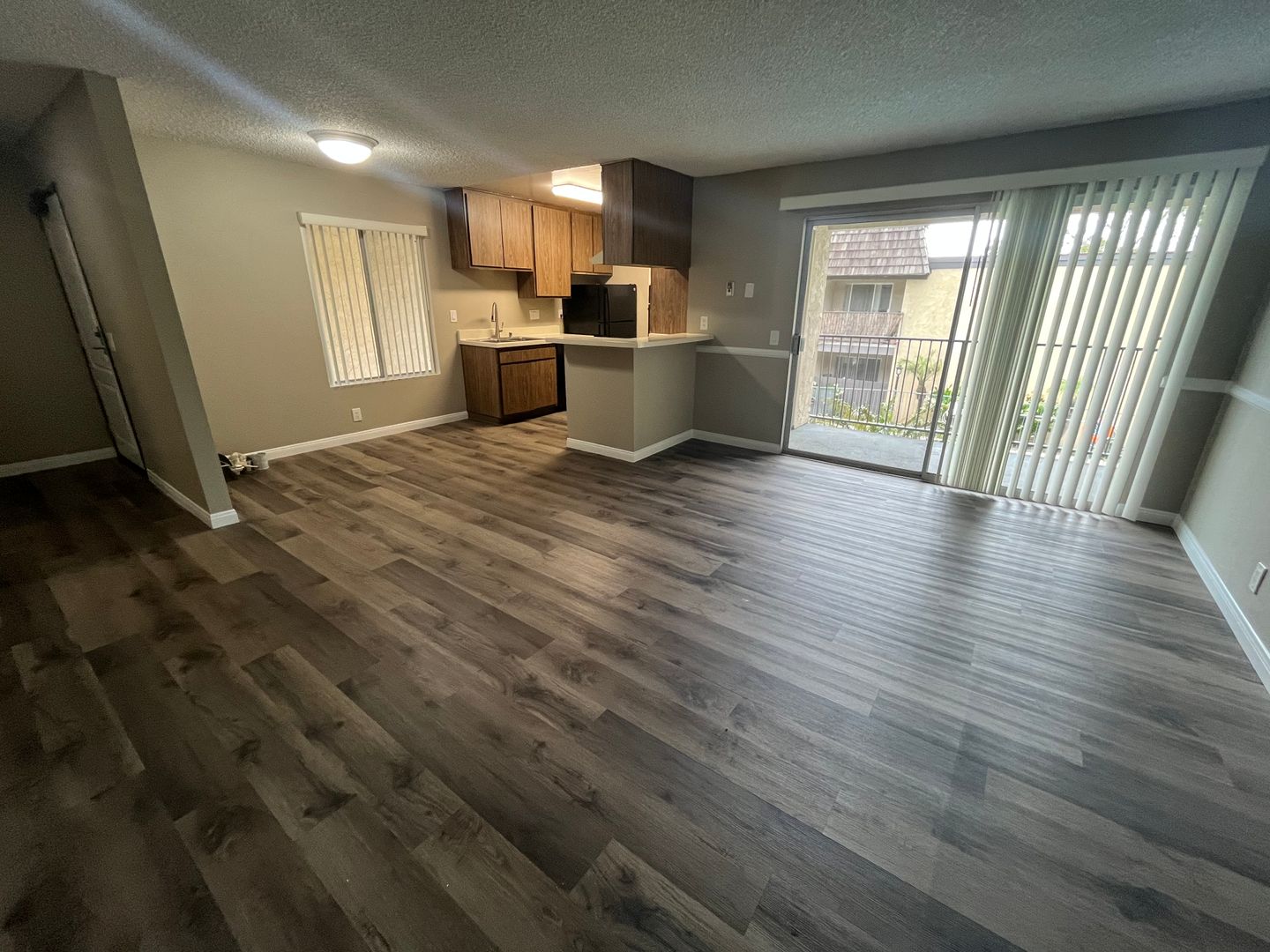 Oxnard Apartment: 1800 Gina Dr.