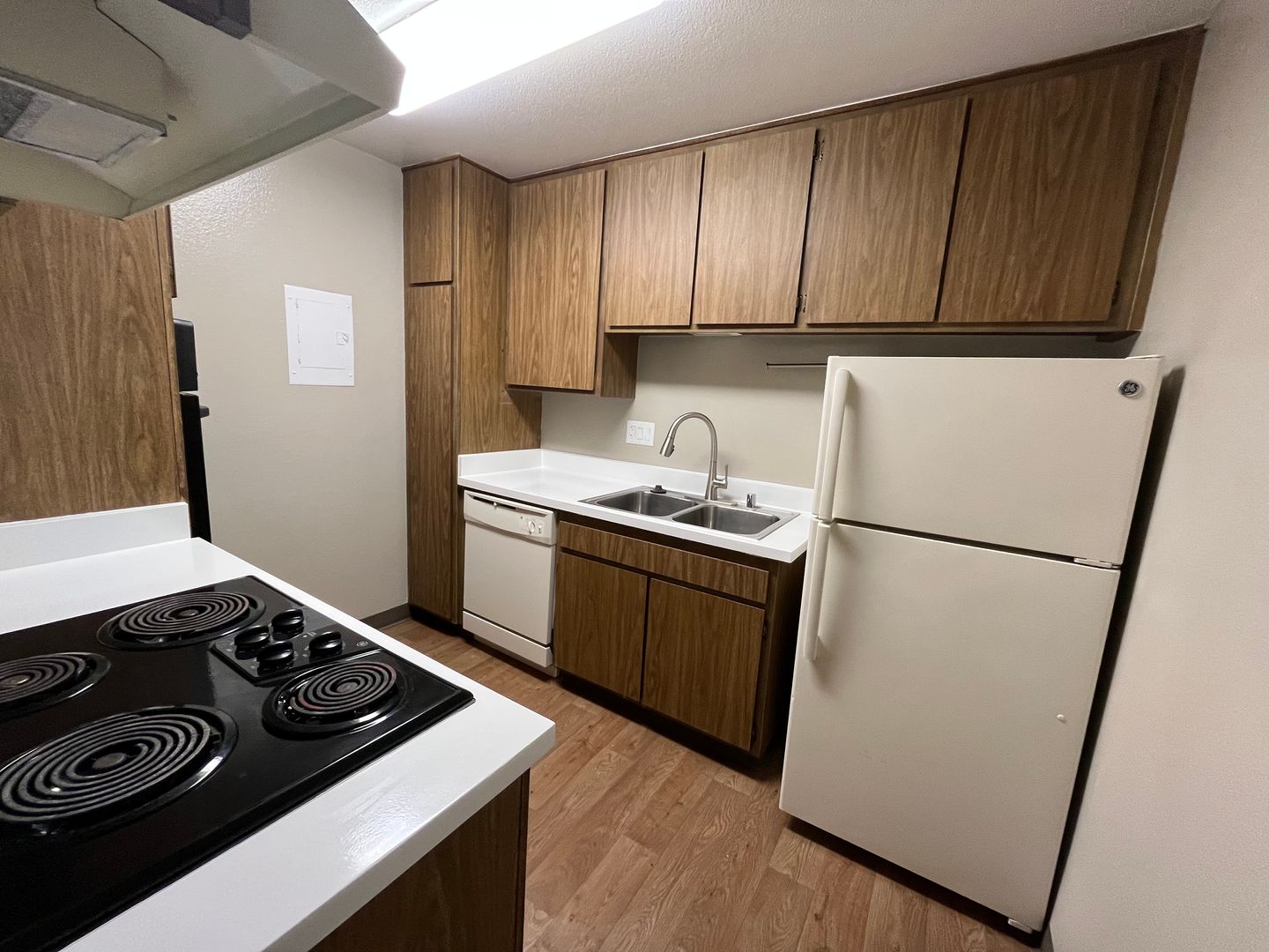 Oxnard Apartment: 1800 Gina Dr.