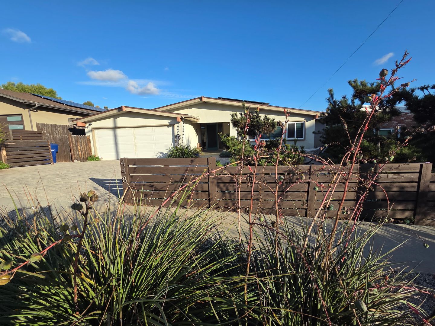 Ventura House: 448 Court Ave