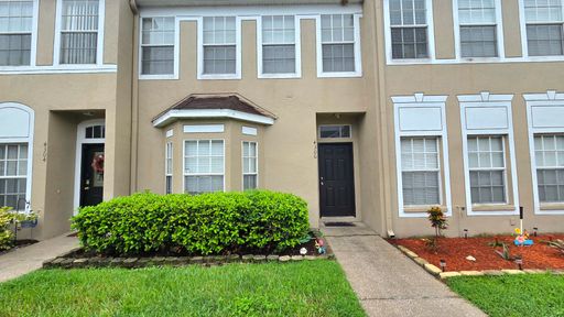3-Bedroom Townhouse in Trafalgar Community – photo 1