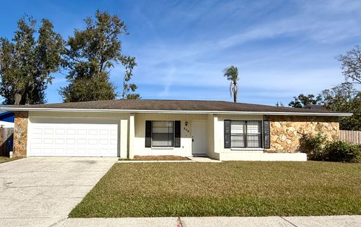 Spacious 4 Bedroom, 2 Bathroom Home for rent! – photo 1