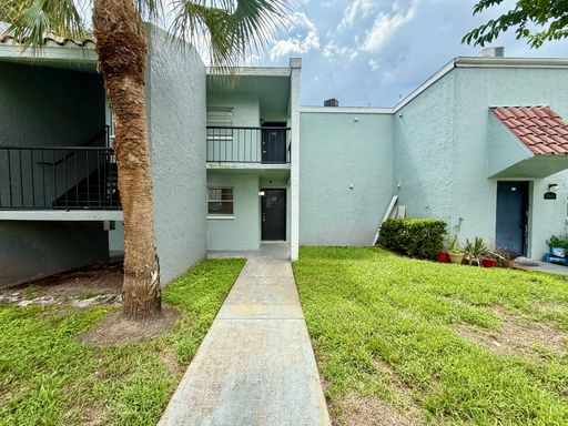 CHARMING 1/1 IN GATED COMMUNITY OF SOMERSET PARK! – photo 1