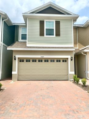 Gorgeous 3 Bedroom, 2.5 Bath Townhouse for Rent! – photo 1