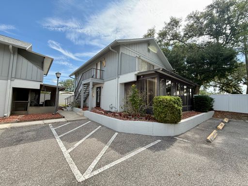 Charming 2 Bedroom, 2 Bath Condo for Rent in Oak Lake Park! – photo 1