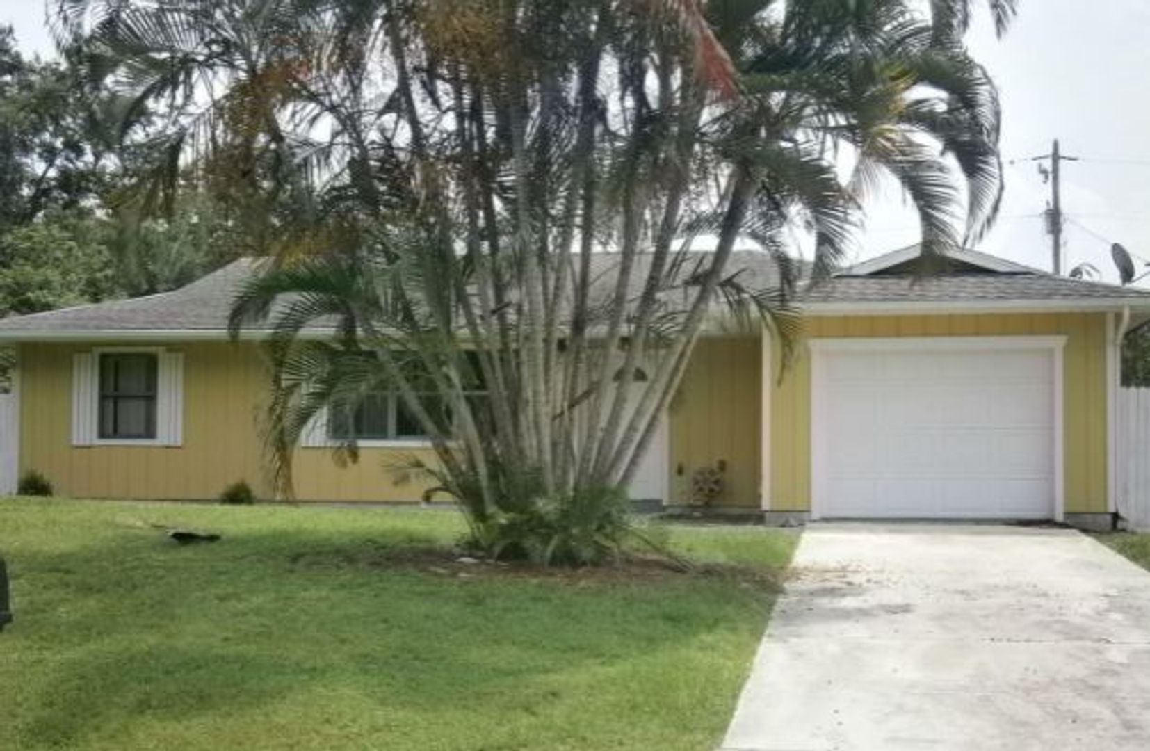 Port St. Lucie House: 718 SW Alton Circle