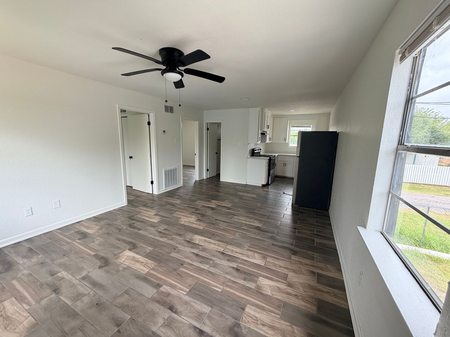 Brownsville Apartment: 155 North Iowa Ave