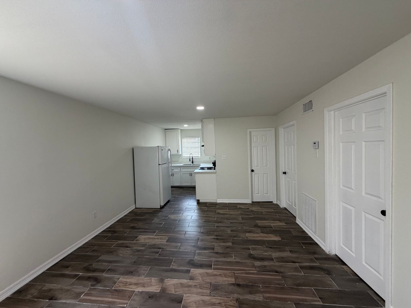 Brownsville Apartment: 155 North Iowa Ave