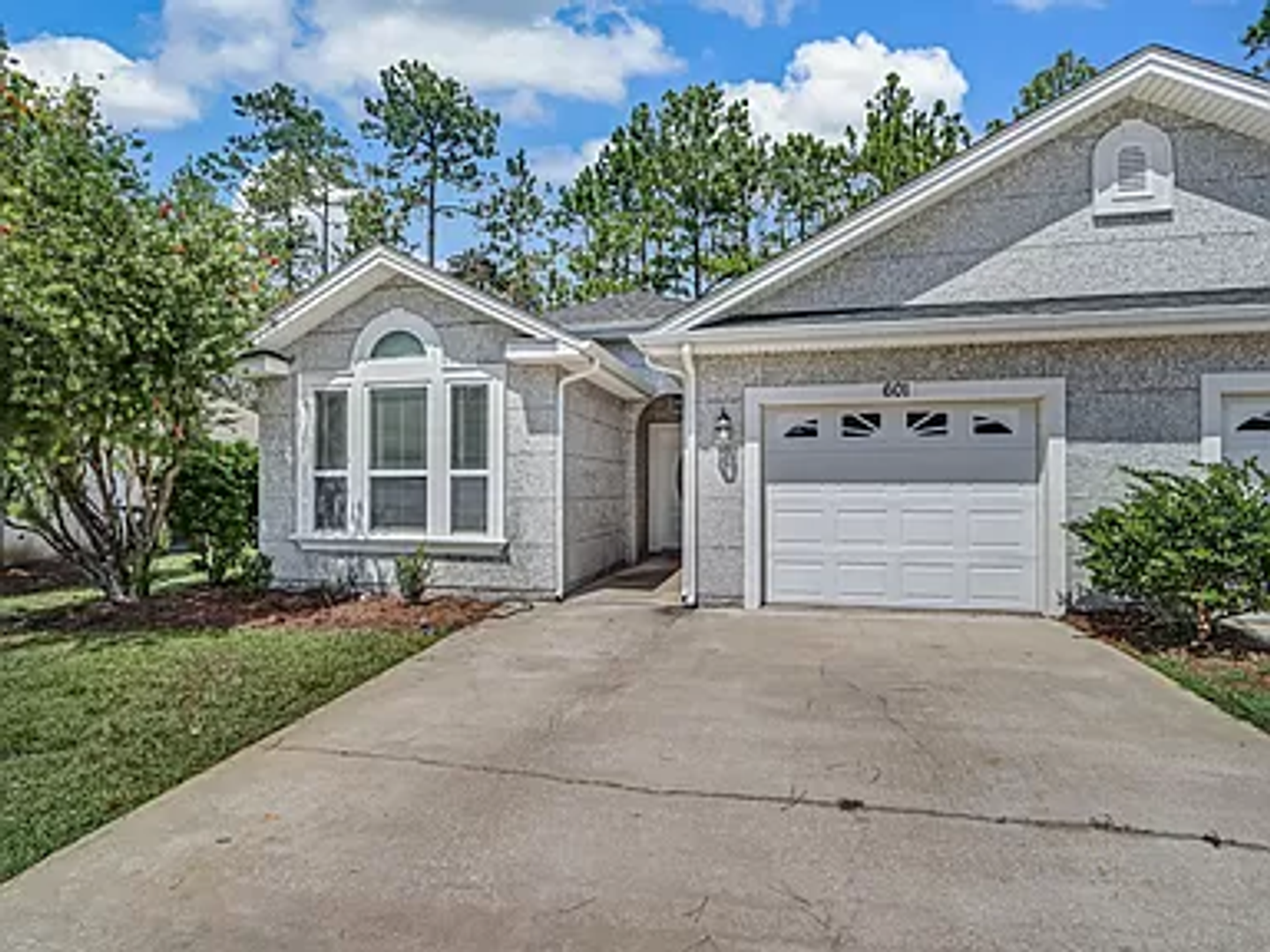 Kingsland House: 601 Eagle Blvd