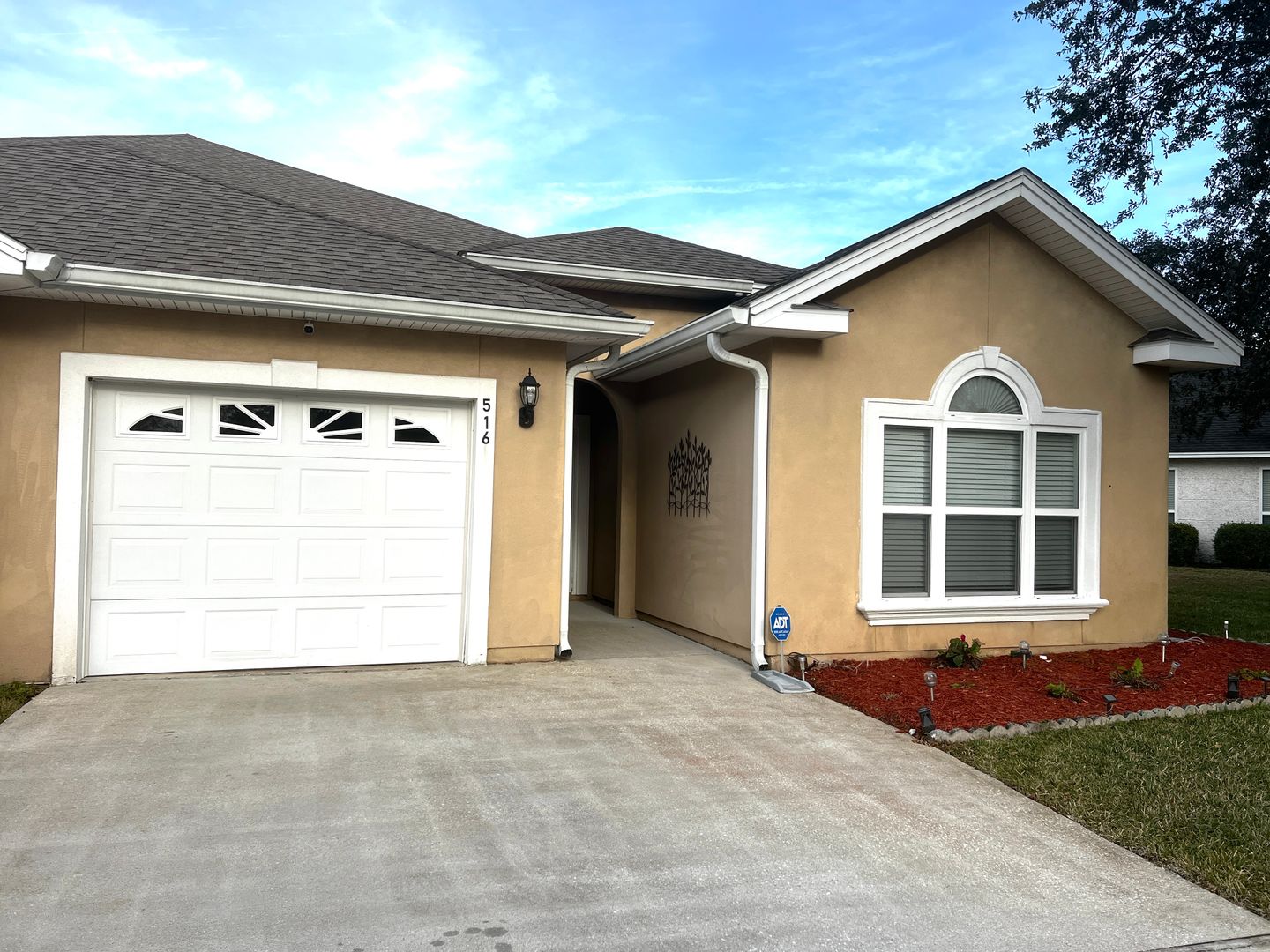 Kingsland House: 516 Eagle Blvd