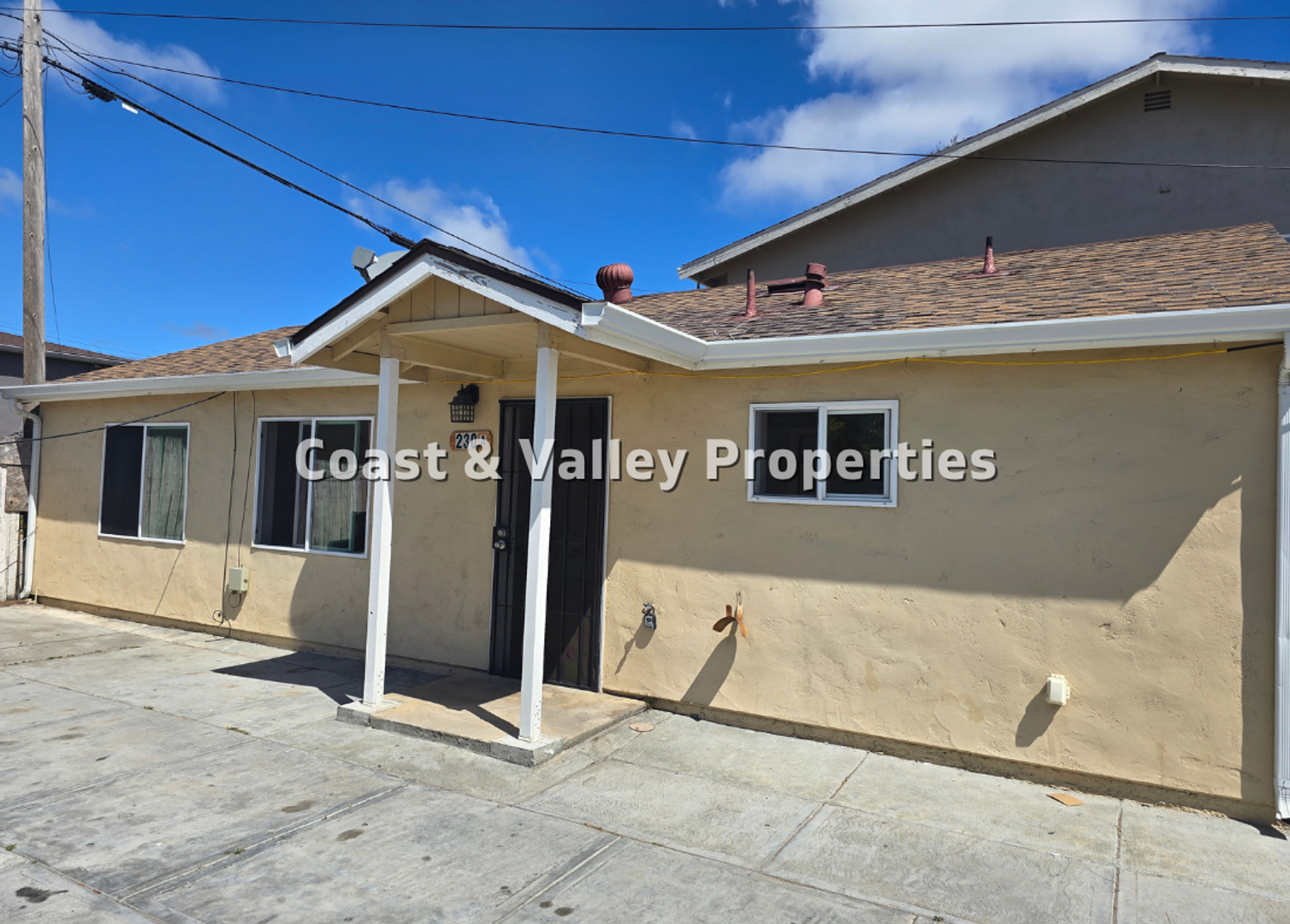 Salinas Apartment: 230 California St.