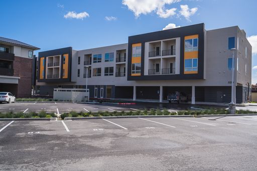 FOR RENT: Luxury Apartment in South Salinas – photo 1