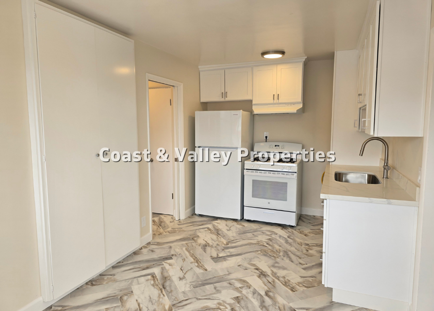 Pacific Grove Apartment: 601 Forest Ave.