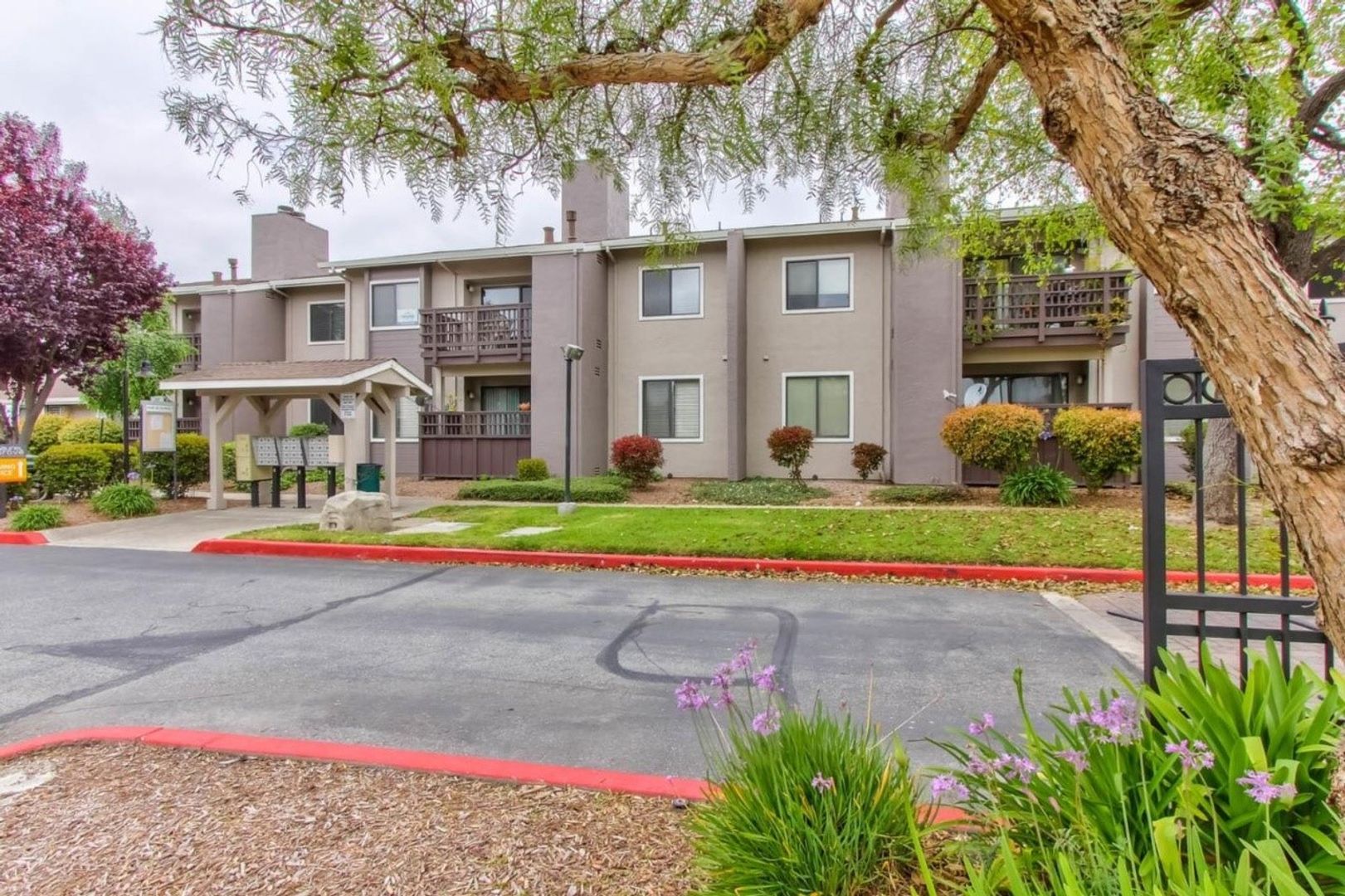Salinas Condo: 427 W. Laurel Dr., Unit I