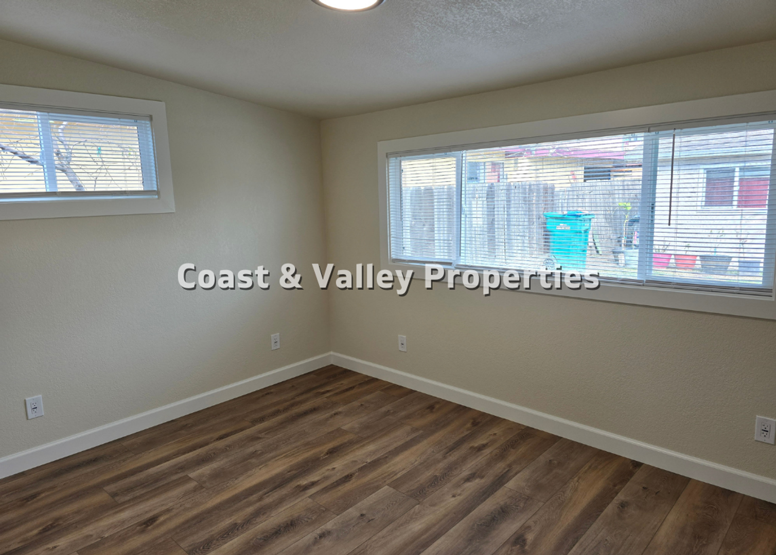 King City Apartment: 402-408 N. Vanderhurst Avenue & 322-326 Collins Street