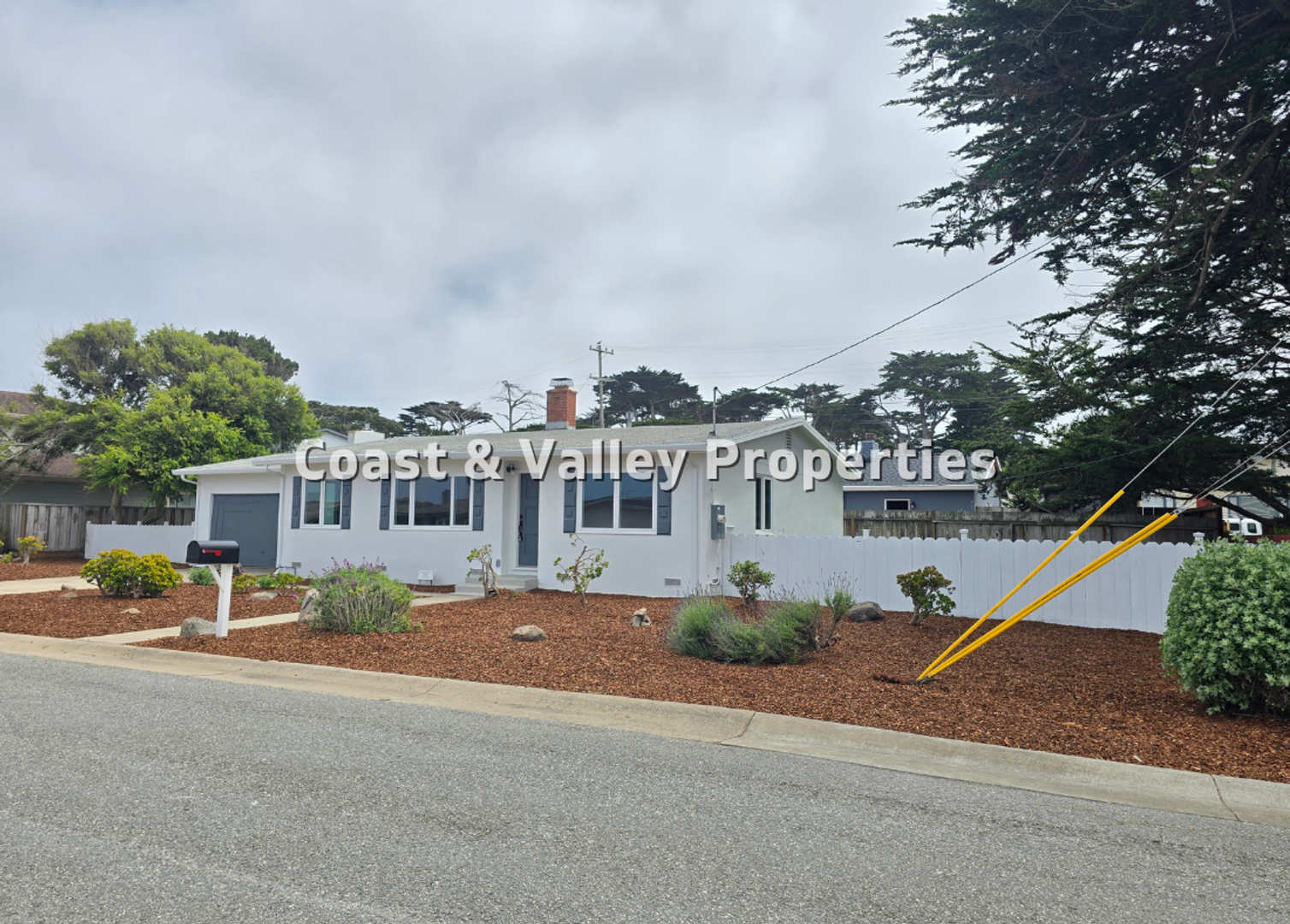 Pacific Grove House: 1117 Surf Ave.