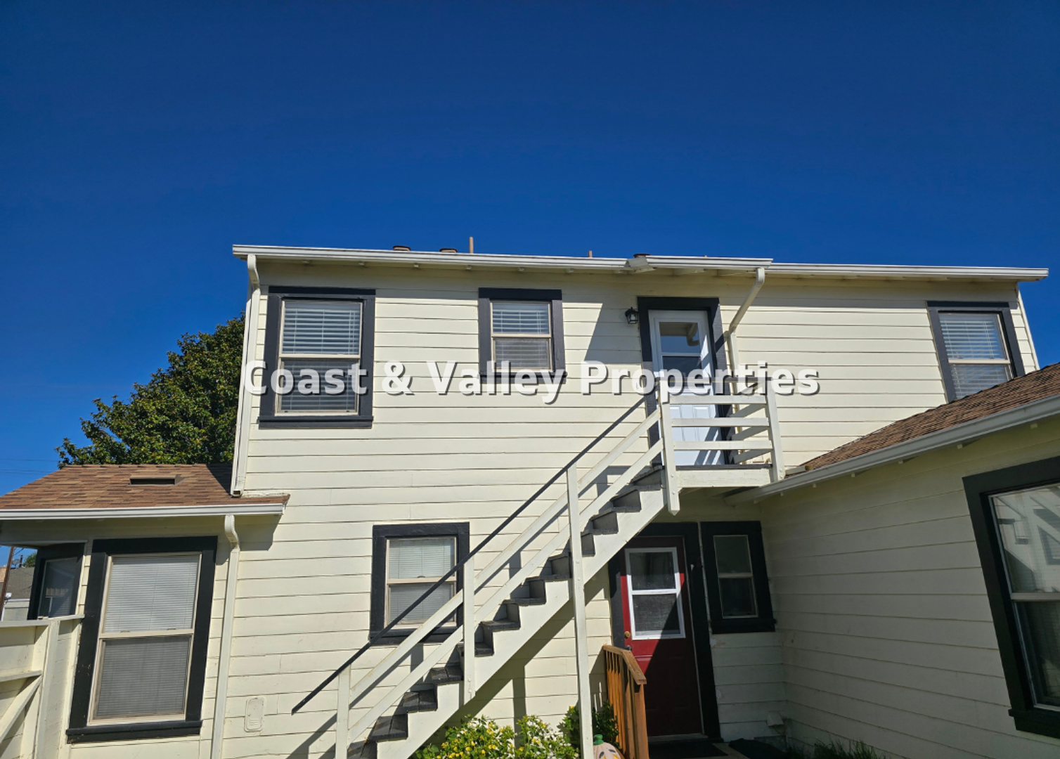 Salinas Apartment: 101 Nacional St.