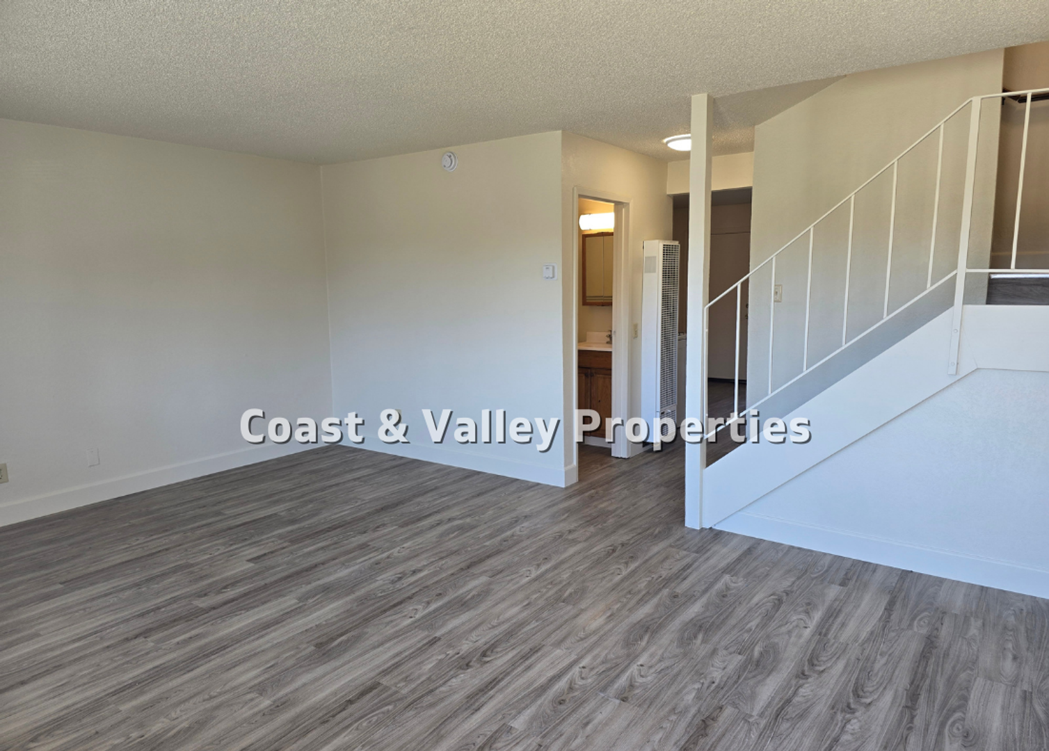 Salinas Apartment: 1115 Parkside Street