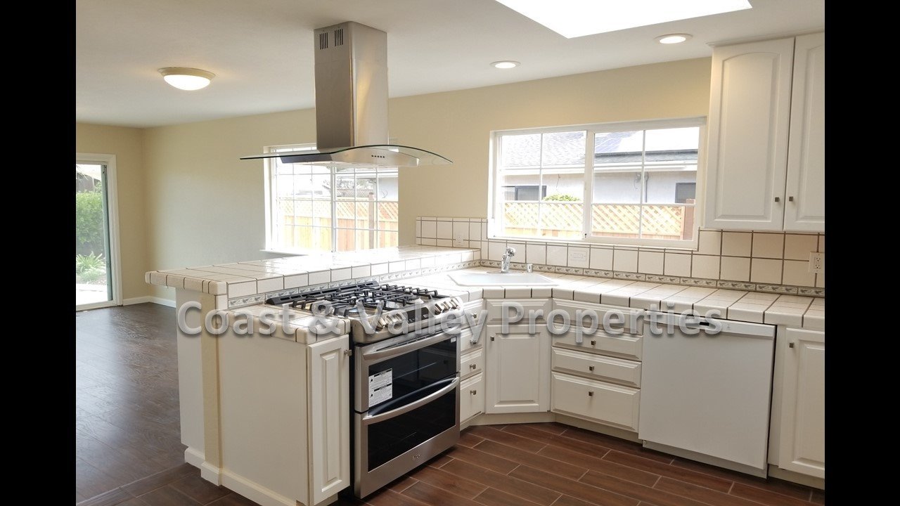 Salinas House: 752 Carmelita Dr.