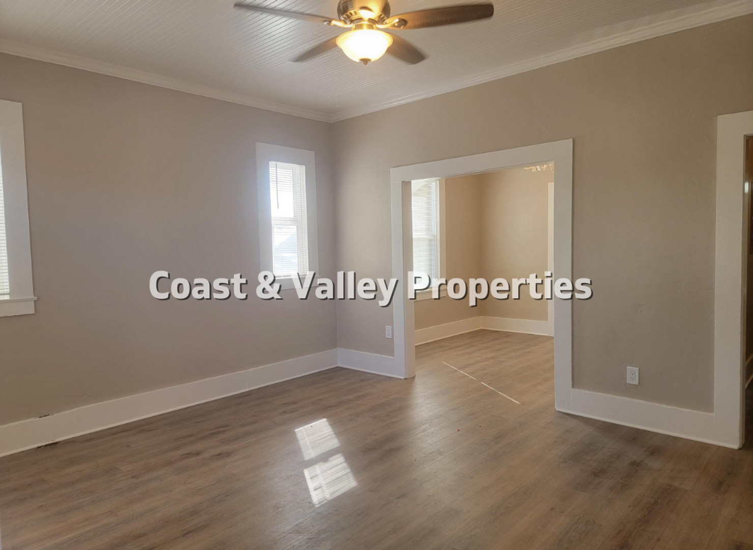King City Apartment: 402-408 N. Vanderhurst Avenue & 322-326 Collins Street