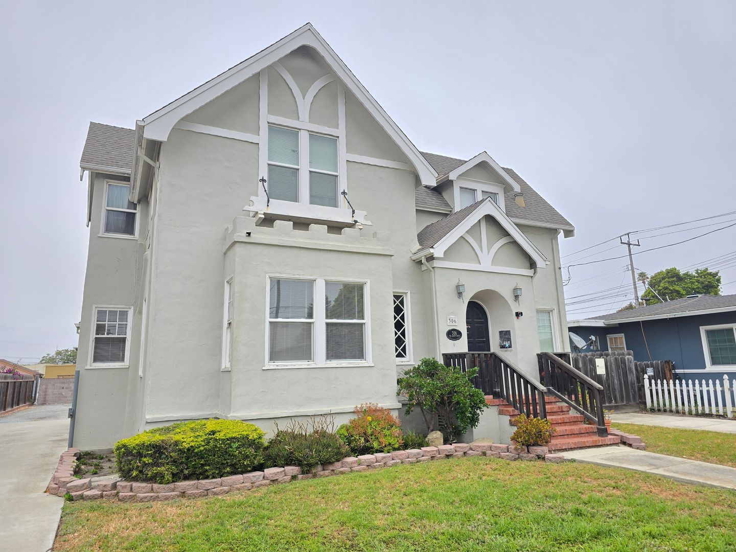 Salinas Apartment: 306 Central Ave.