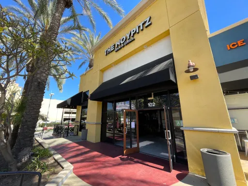 End-Cap Restaurant Space at The Lakes | Built-Out with Patio & Bar – photo 1