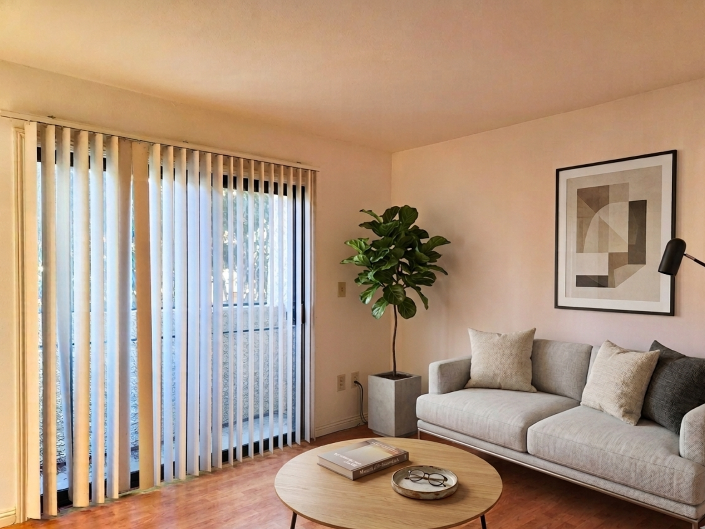 Los Angeles Apartment: 432 S. Normandie Ave