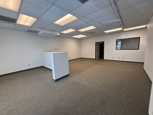 Flexible Office/Warehouse Suite in Temecula Commerce Center – photo 1