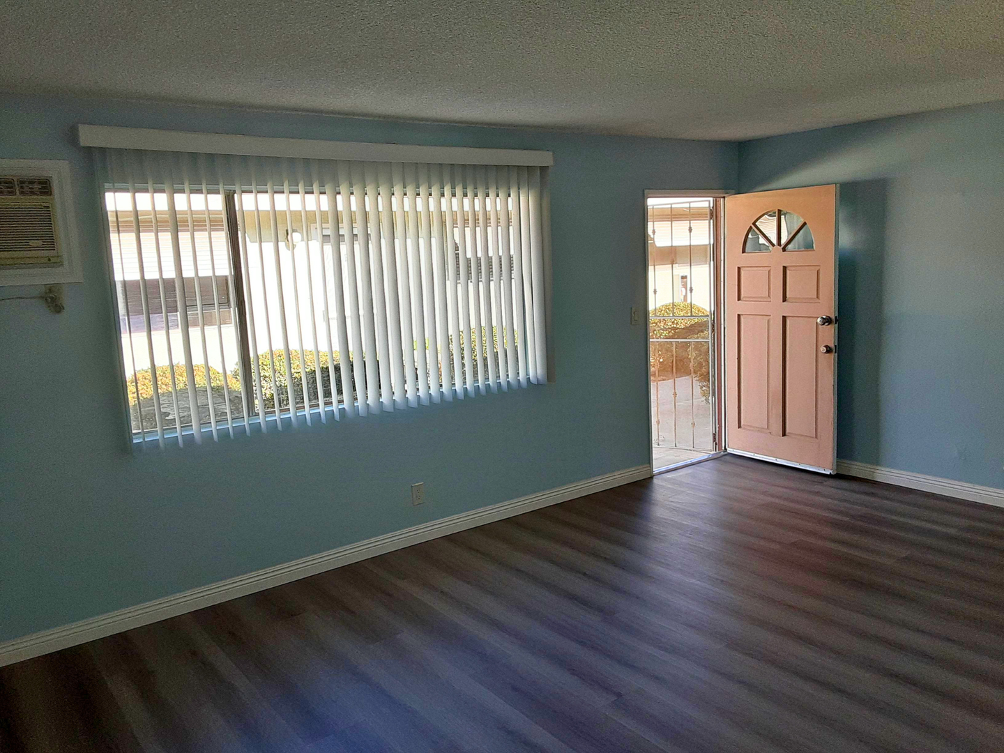 Los Alamitos Apartment: 3771 Farquhar Ave