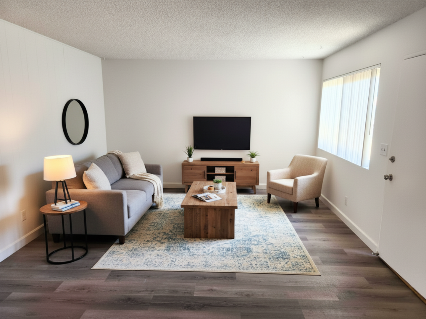 Redondo Beach Apartment: 2116 Nelson Avenue