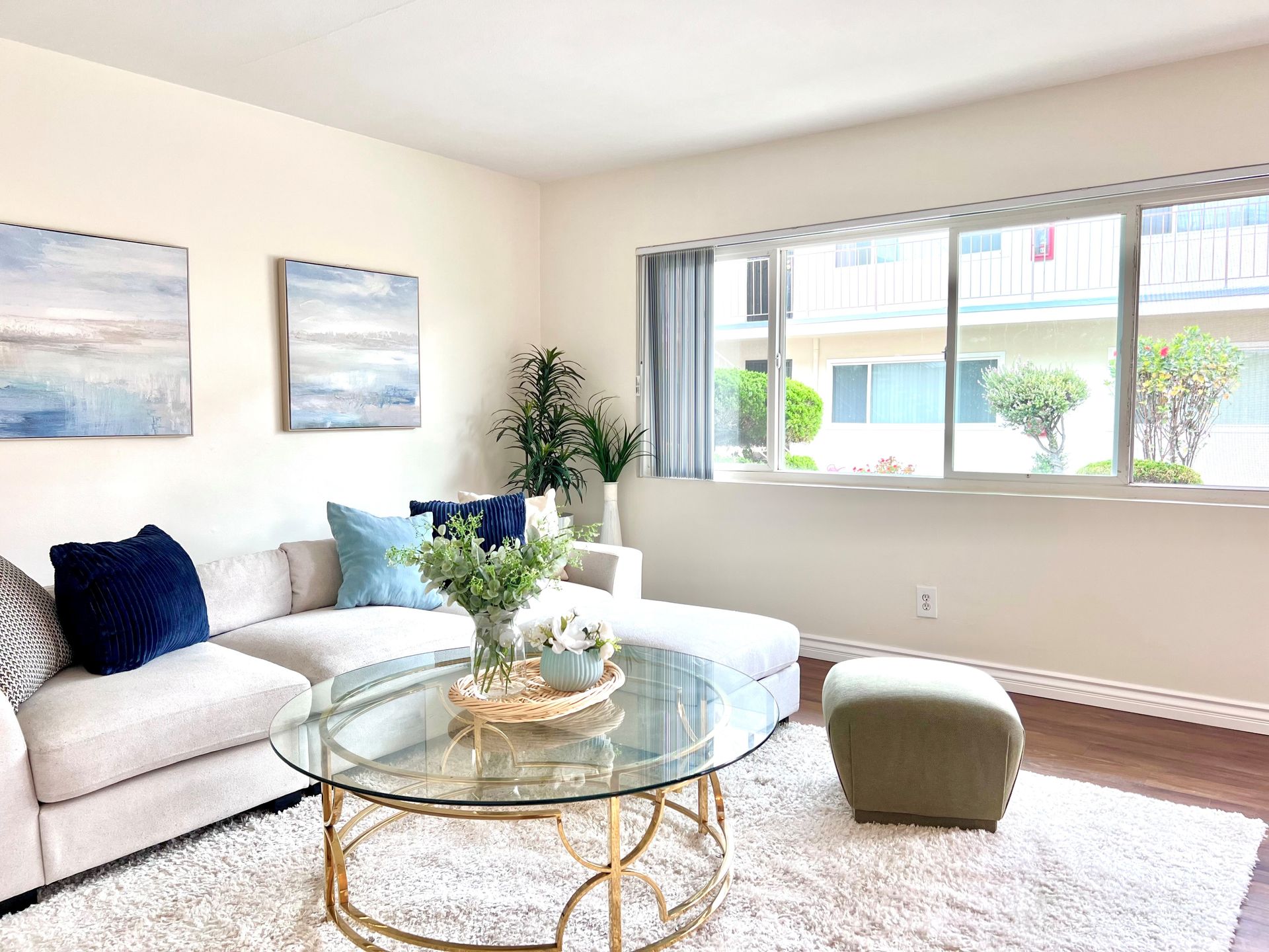 Lomita Apartment: 25846 Oak Street