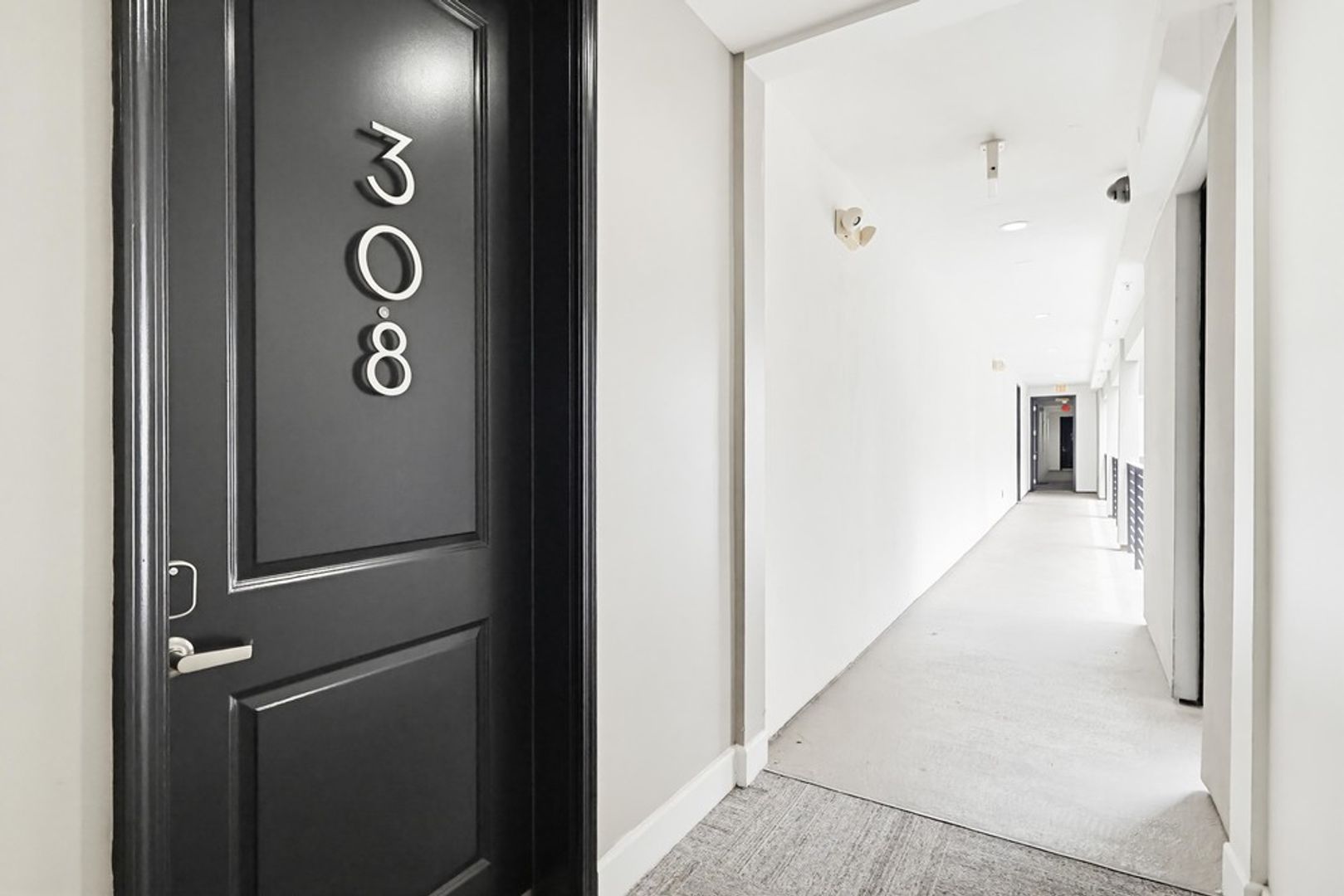 North Hollywood Apartment: 11011 Huston Street