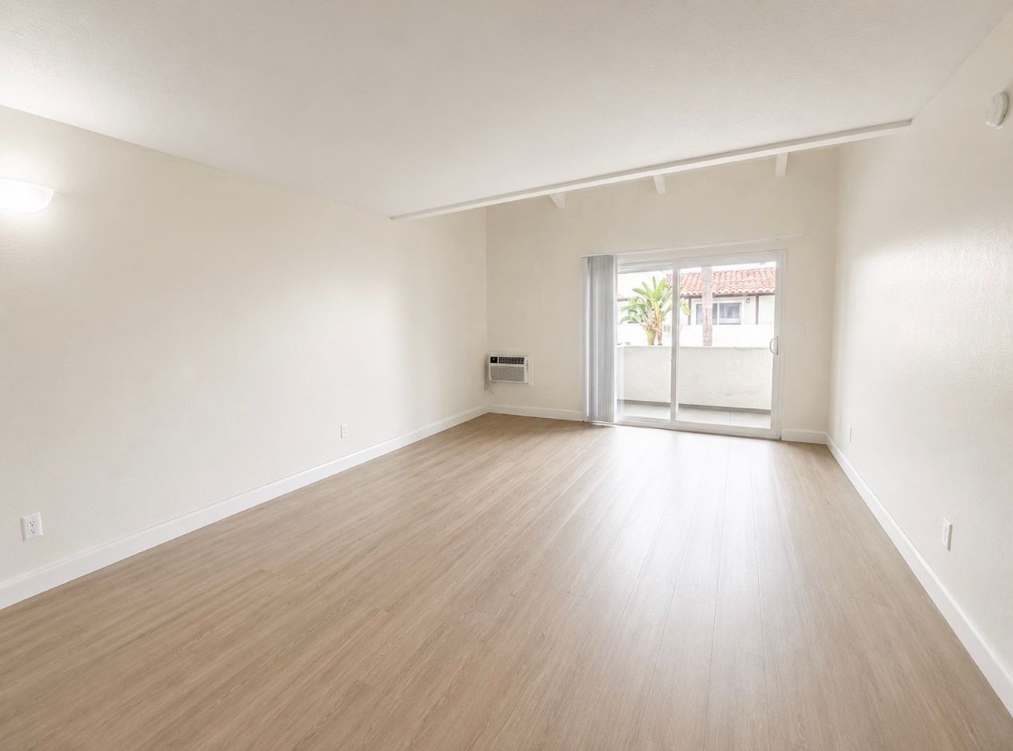Anaheim Apartment: 2611 W. Baylor Circle