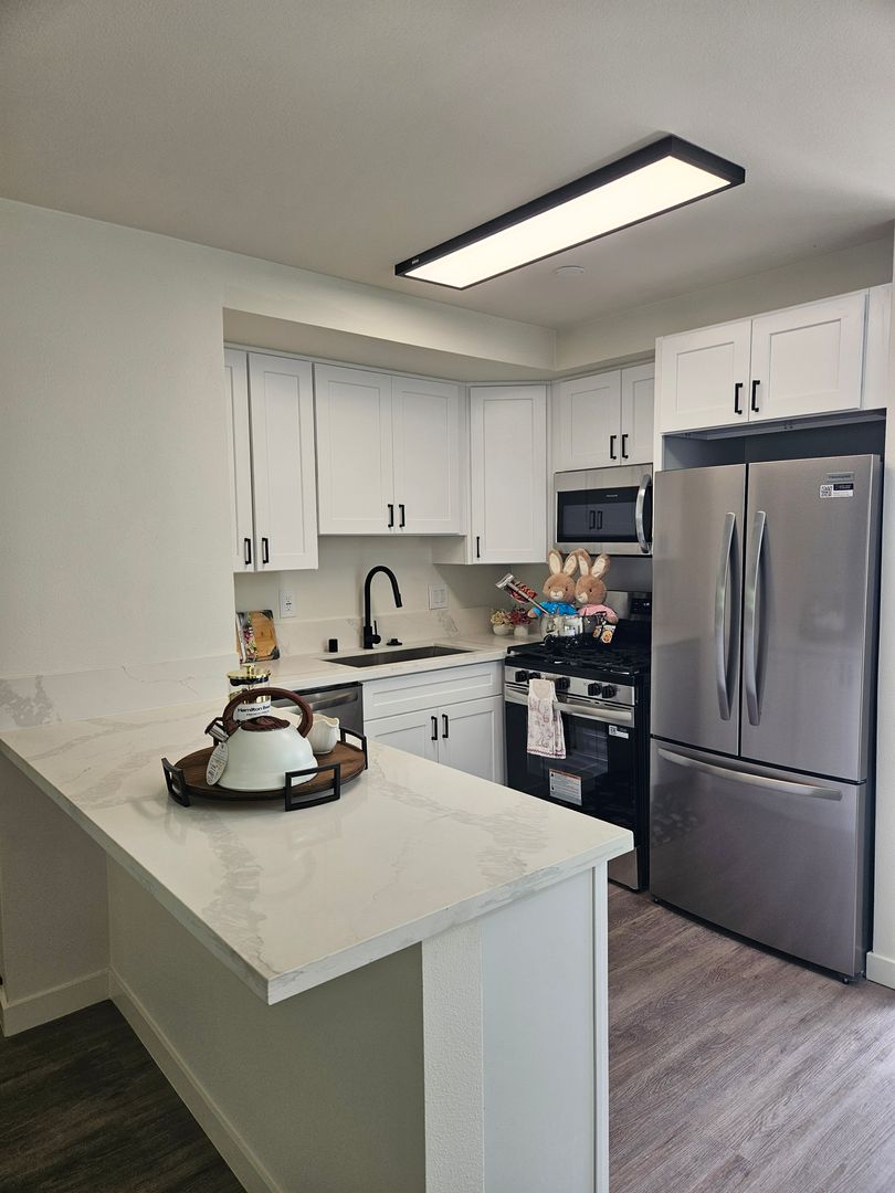 Anaheim Apartment: 2611 W. Baylor Circle