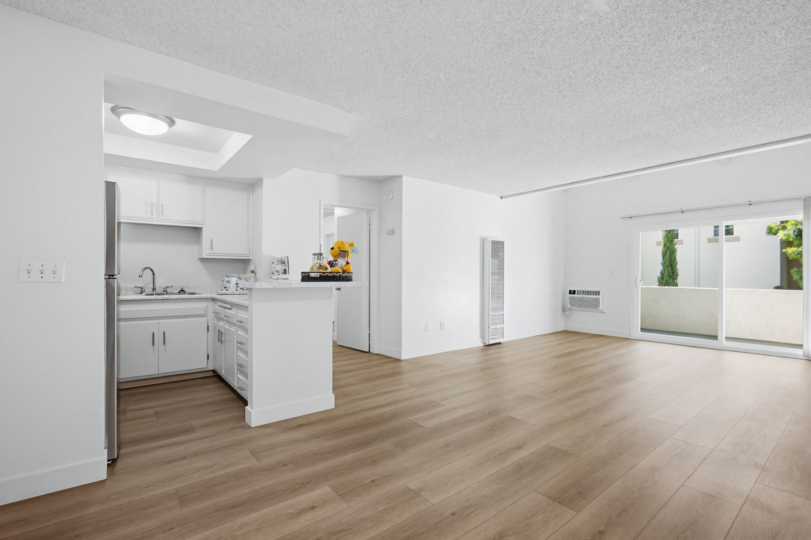 Anaheim Apartment: 2611 W. Baylor Circle