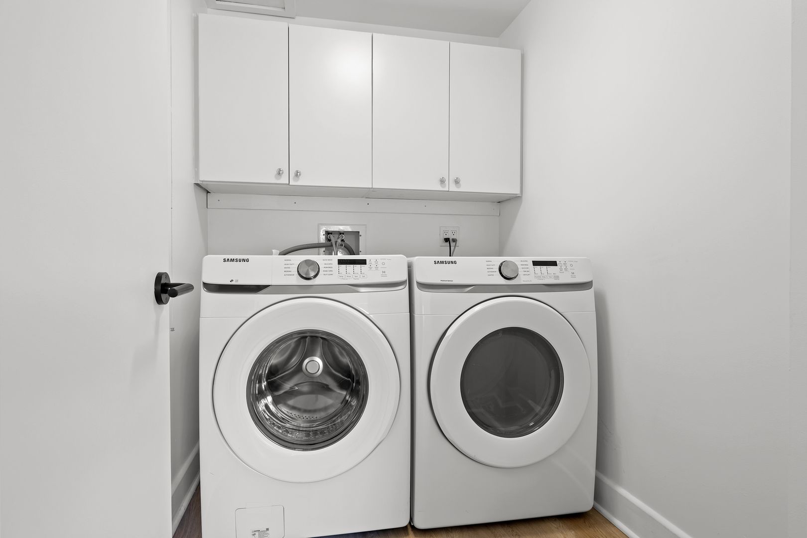 West Hollywood Apartment: 8833 Cynthia Street