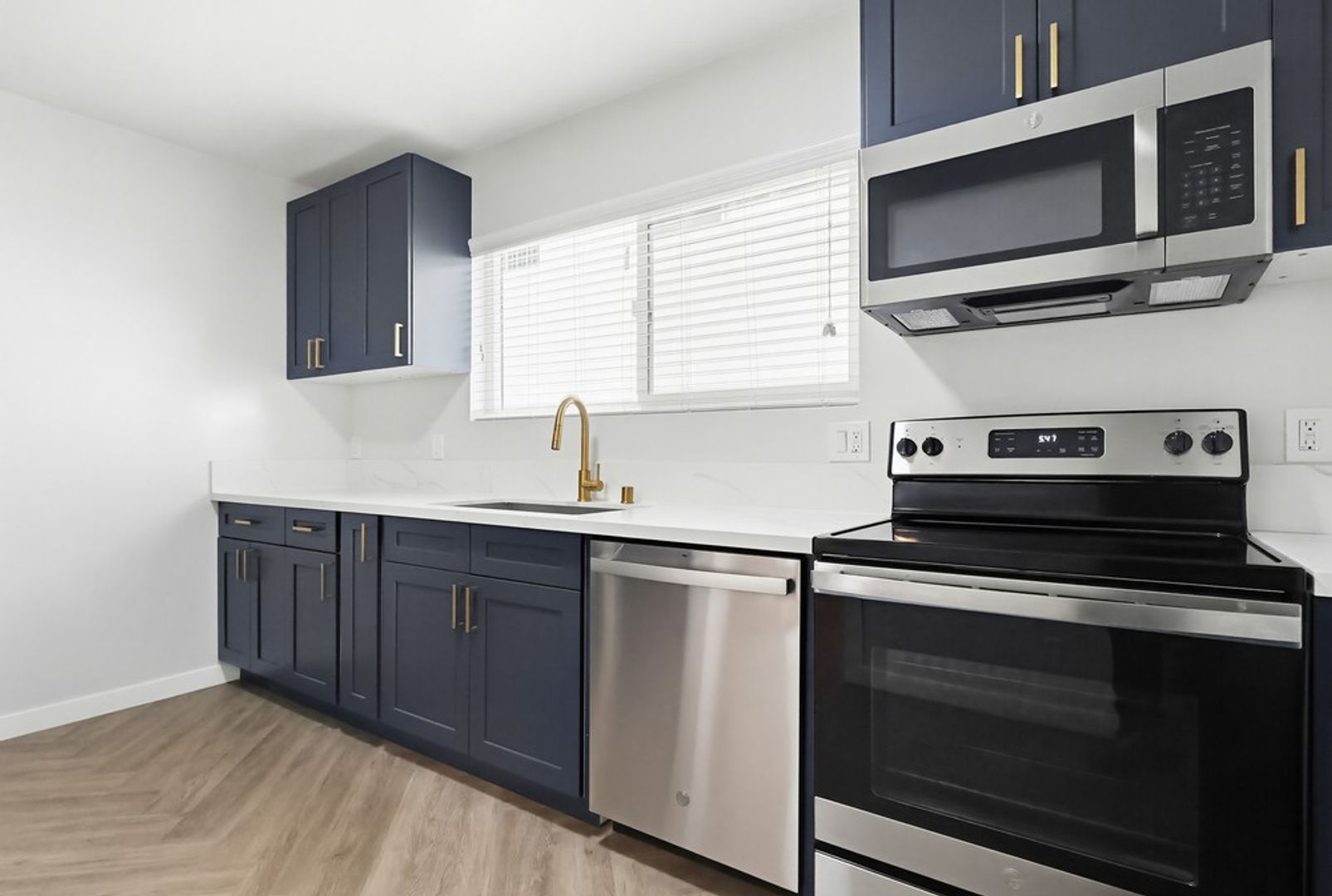 Culver City Apartment: 6175 Canterbury Drive