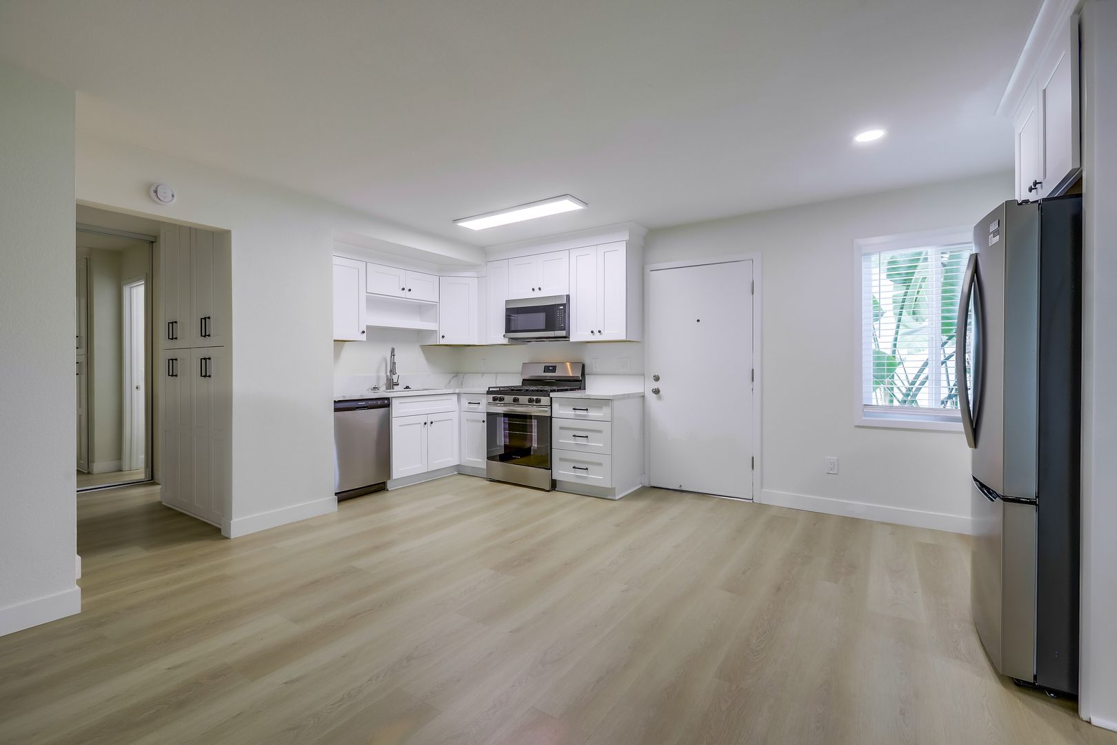 Anaheim Apartment: 2611 W. Baylor Circle