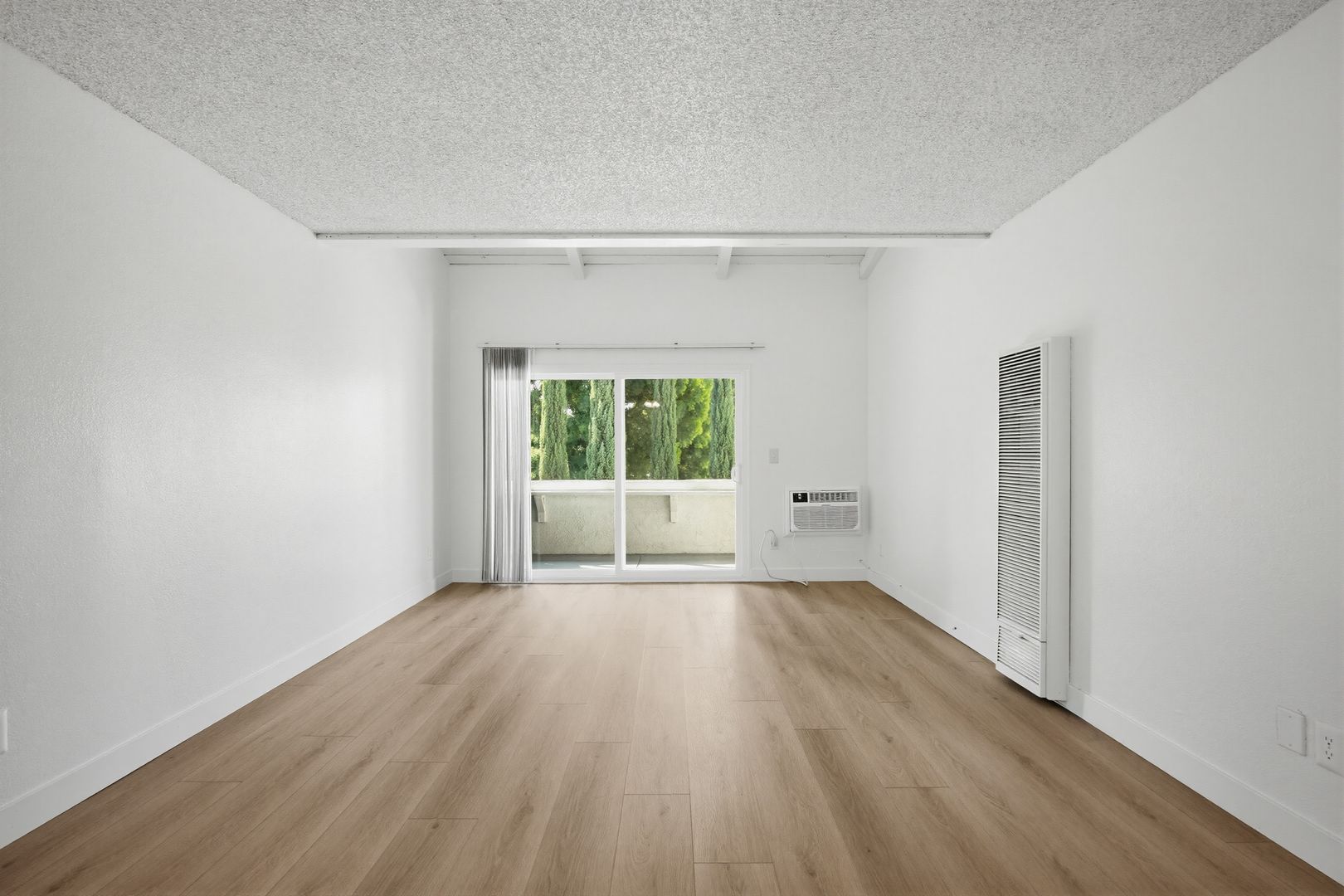 Anaheim Apartment: 2611 W. Baylor Circle