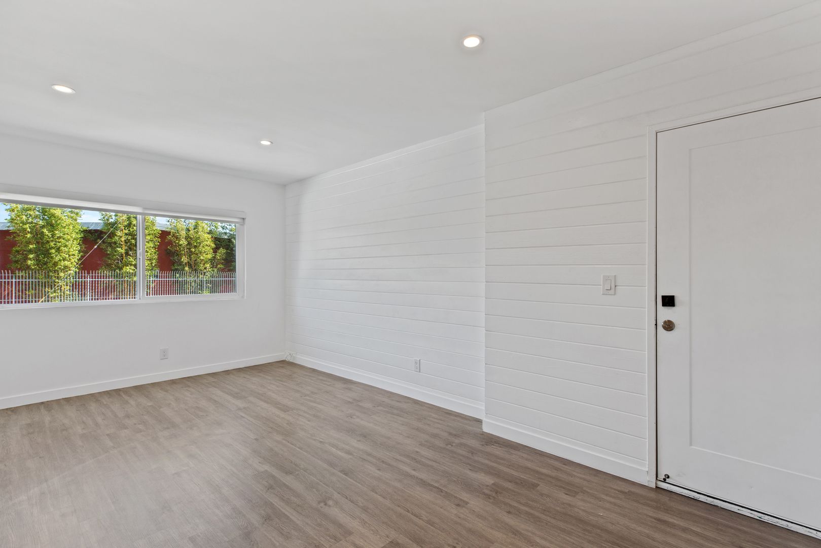 Los Angeles Apartment: 354-356 4th Avenue