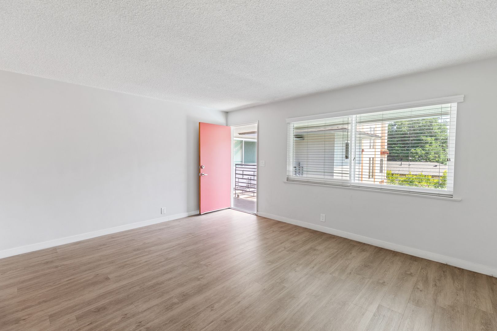 South Pasadena Apartment: 1119 Huntington Drive