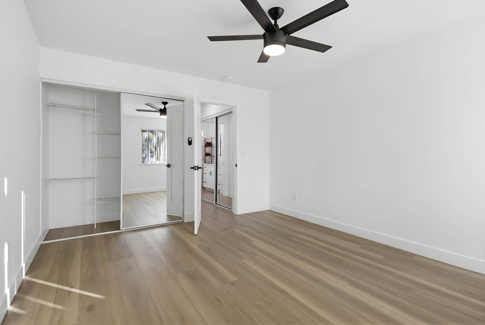 Anaheim Apartment: 2611 W. Baylor Circle