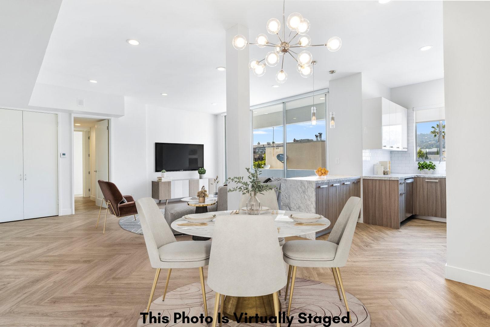 Beverly Hills Apartment: 409 Palm Drive