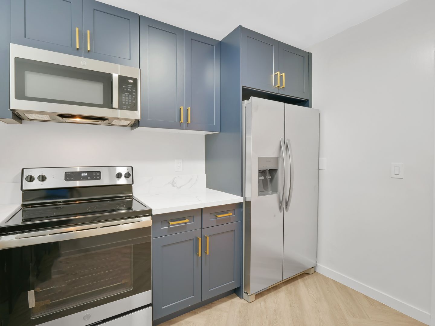 Culver City Apartment: 6175 Canterbury Drive