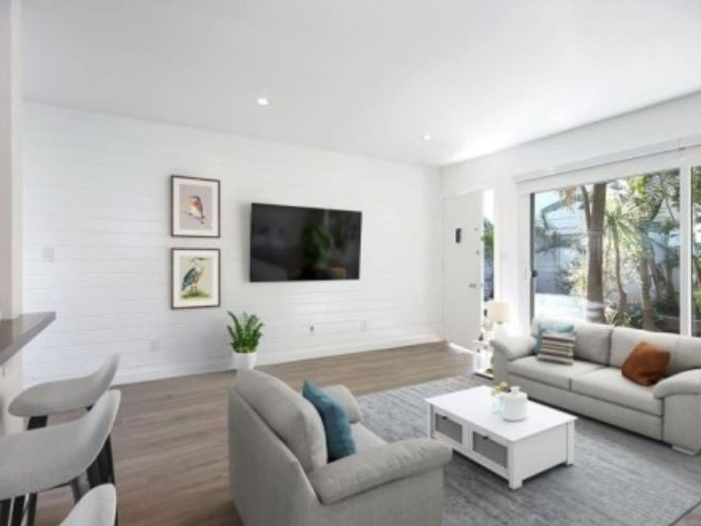 Los Angeles Apartment: 354-356 4th Avenue