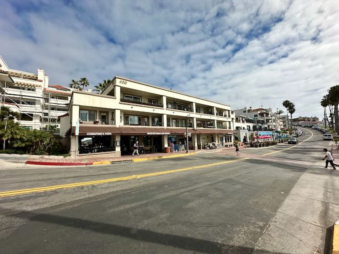San Clemente Apartment: 630 Avenida Victoria