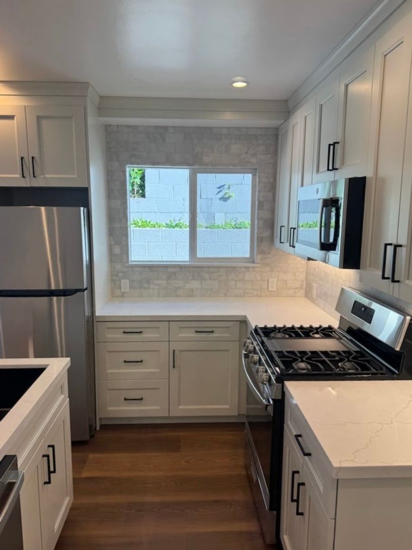 Redondo Beach Apartment: 2604-2606 S Aviation Blvd