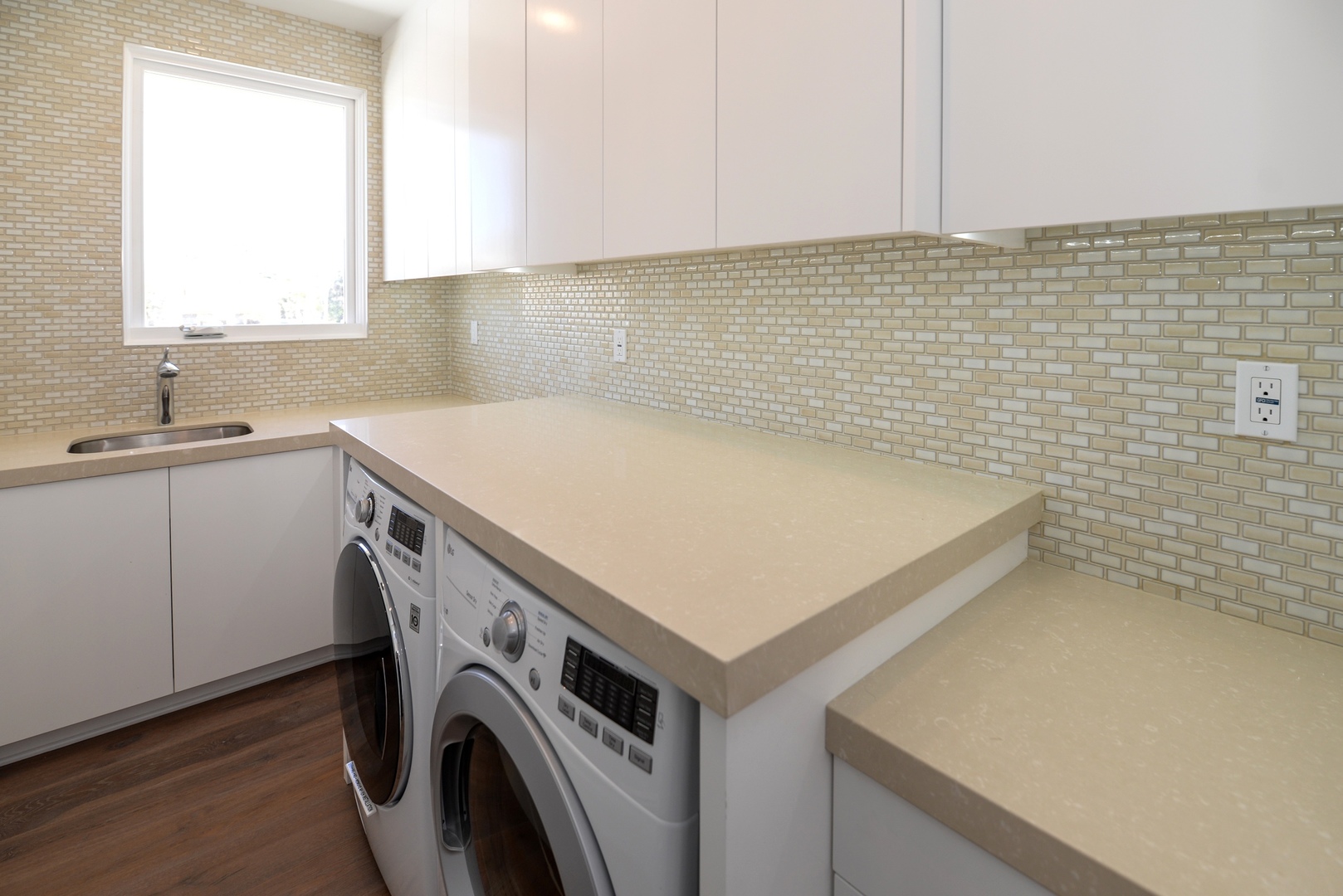 Laundry room at 1041 8th Street (2 of 2)